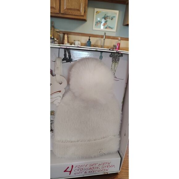 NEW Betsey Johnson Gift Boxed 4 Pc Set Apres Hat, Handbag, strap, keychain - Picture 5 of 8